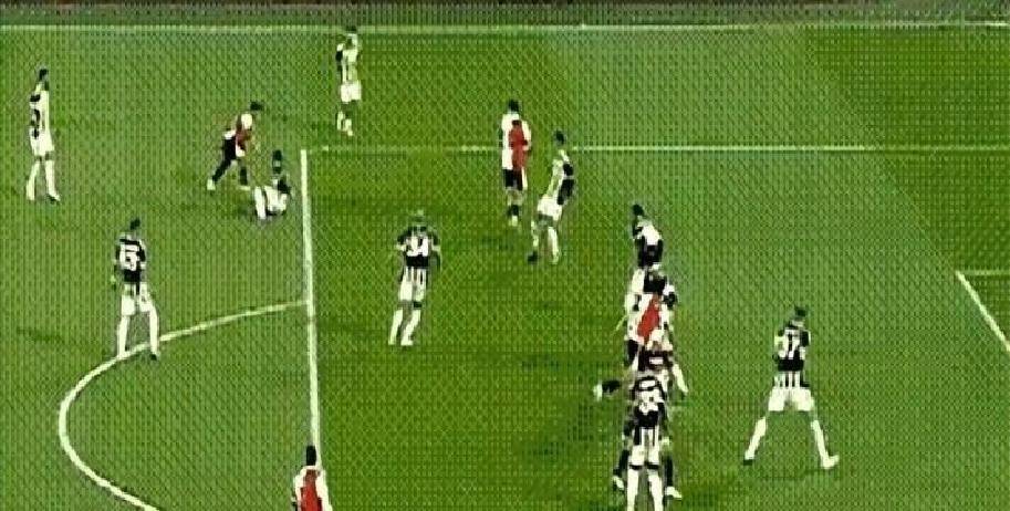 12补时输球！穆里尼奥球队欧冠首战折戟，重铸辉煌机会几何？