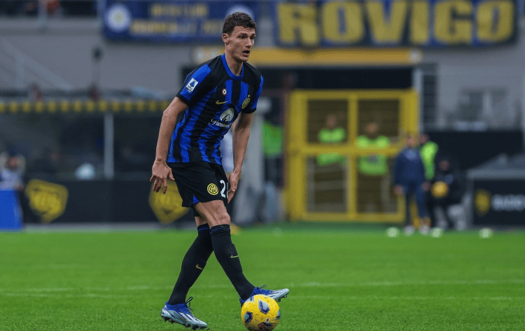 欧冠2支最惨球队：均被7支豪门包围，能赢2场已算万幸