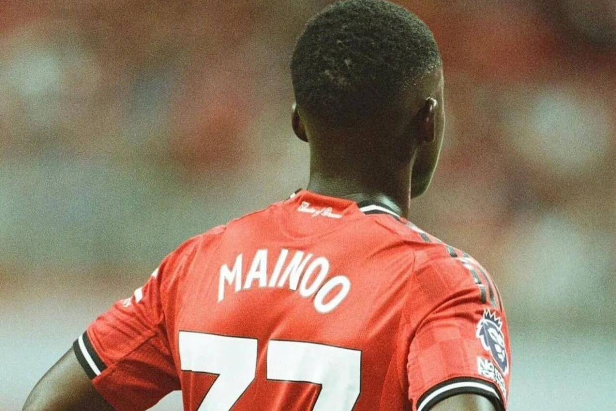 曝曼联新帝星坚持要离队，阿莫林强留！芒特库尼亚受伤有助其出场